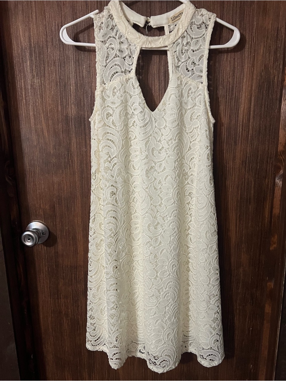 Open back sleeveless cream lace dress